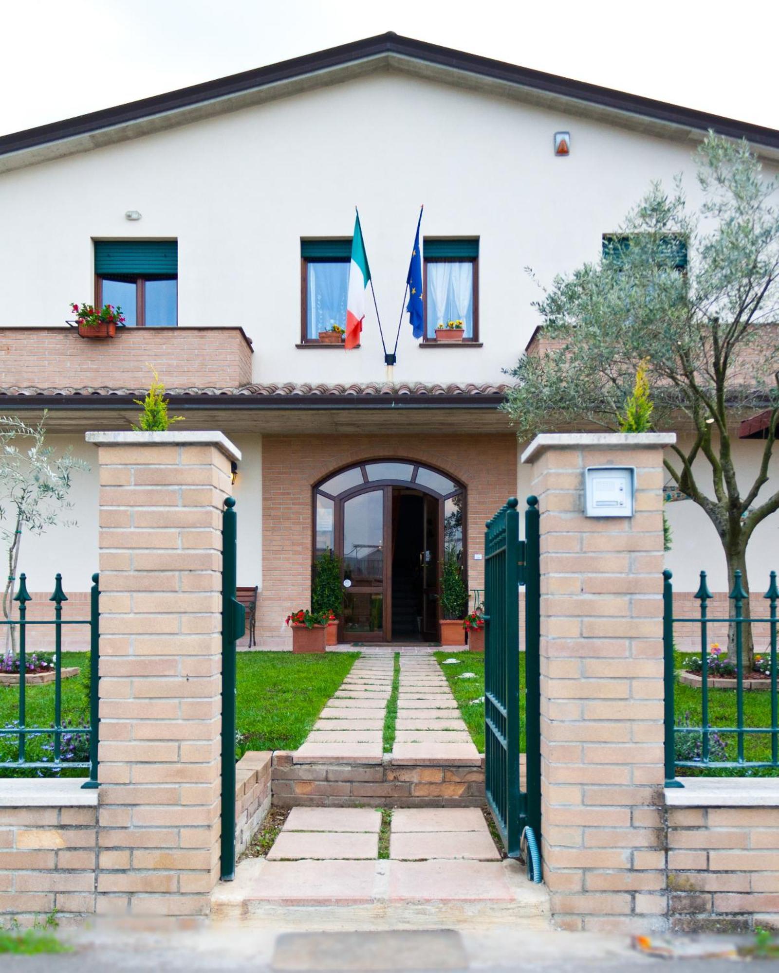 P&P Assisi Camere Bastia Umbra Exterior photo